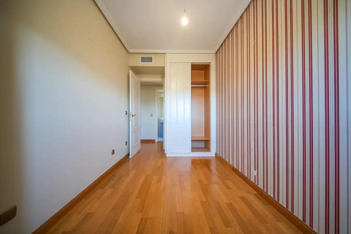 Bedroom of Flat for rent in Madrid  with Air Conditioner, Heating and Terrace