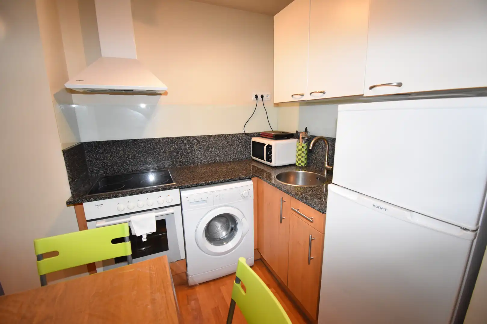 Cocina de Apartamento en venta en Val de San Vicente  con Calefacción, Parquet y Amueblado
