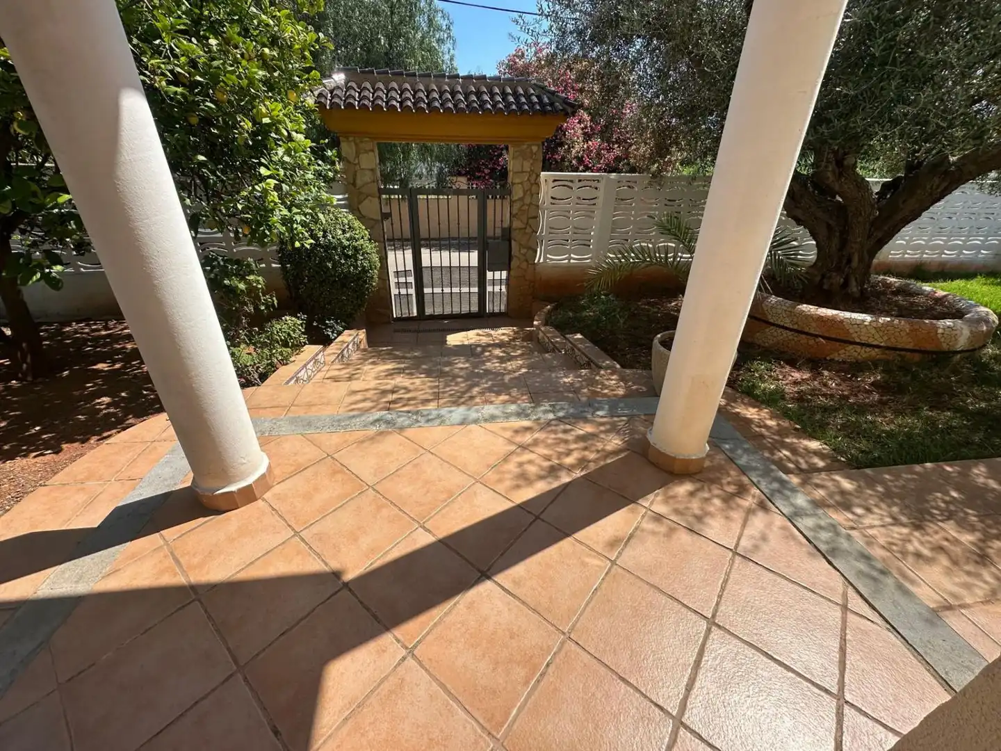 Jardí de Casa adosada en venda en Castellón de la Plana / Castelló de la Plana amb Aire condicionat, Calefacció i Terrassa