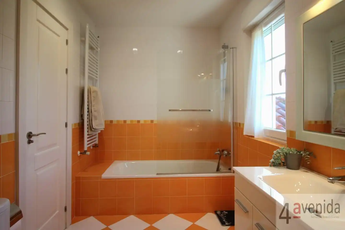 Bathroom of Houses for sale in Las Regueras    with Heating, Private garden and Swimming Pool