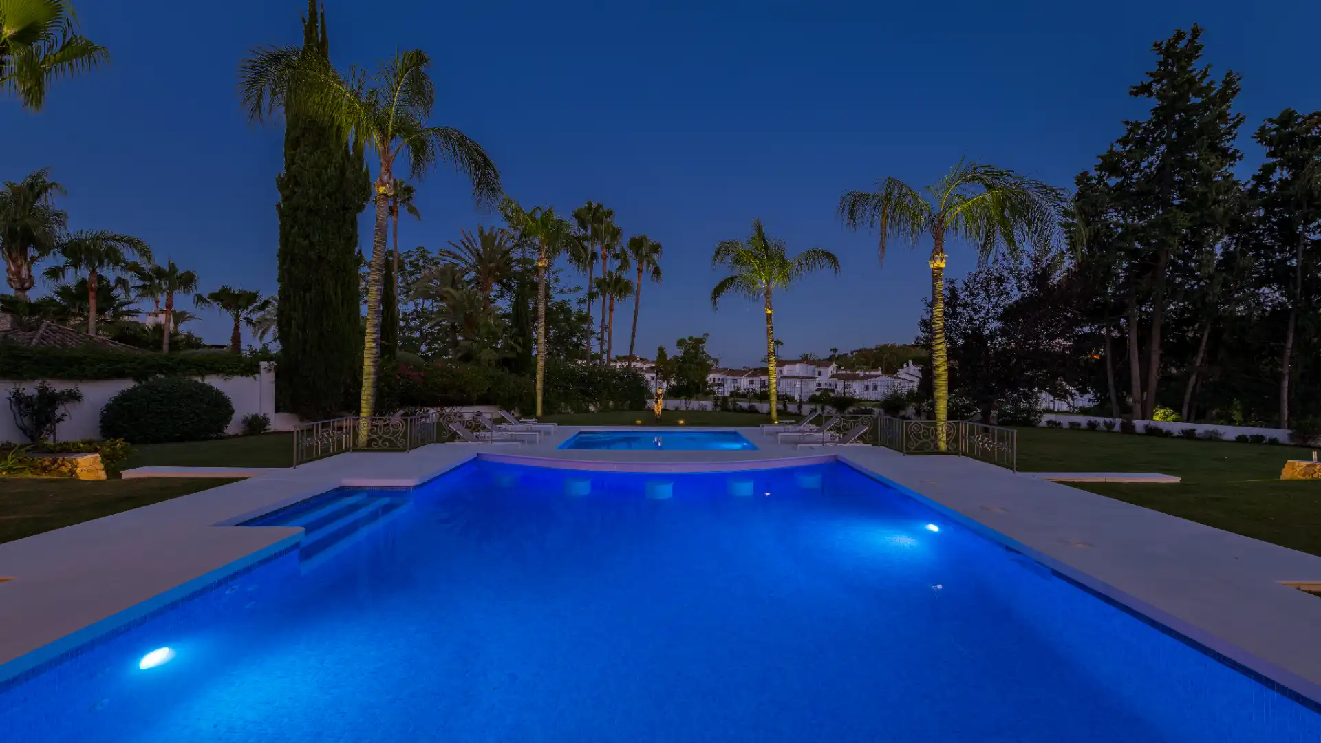 Piscina de Casa o chalet en venta en Marbella con Aire acondicionado, Jardín privado y Terraza
