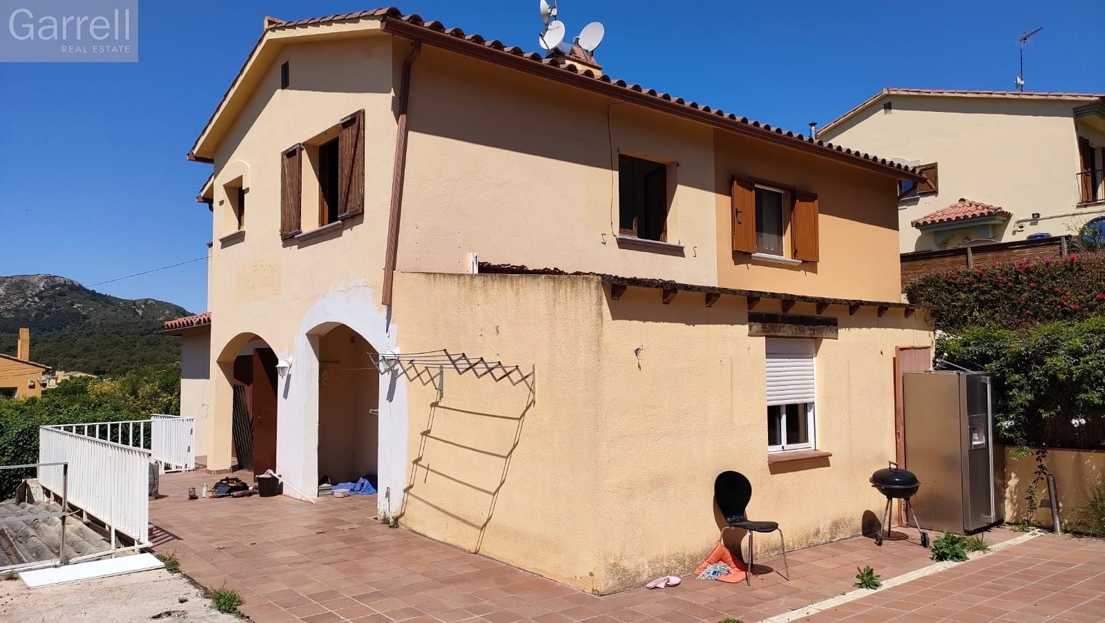 Vista exterior de Casa adosada en venda en L'Estartit amb Terrassa i Piscina