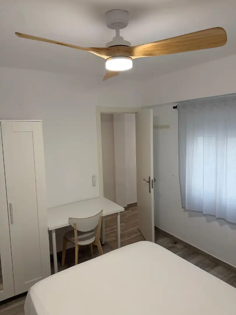 Bedroom of Flat for rent in Valencia  with Air Conditioner, Furnished and Oven
