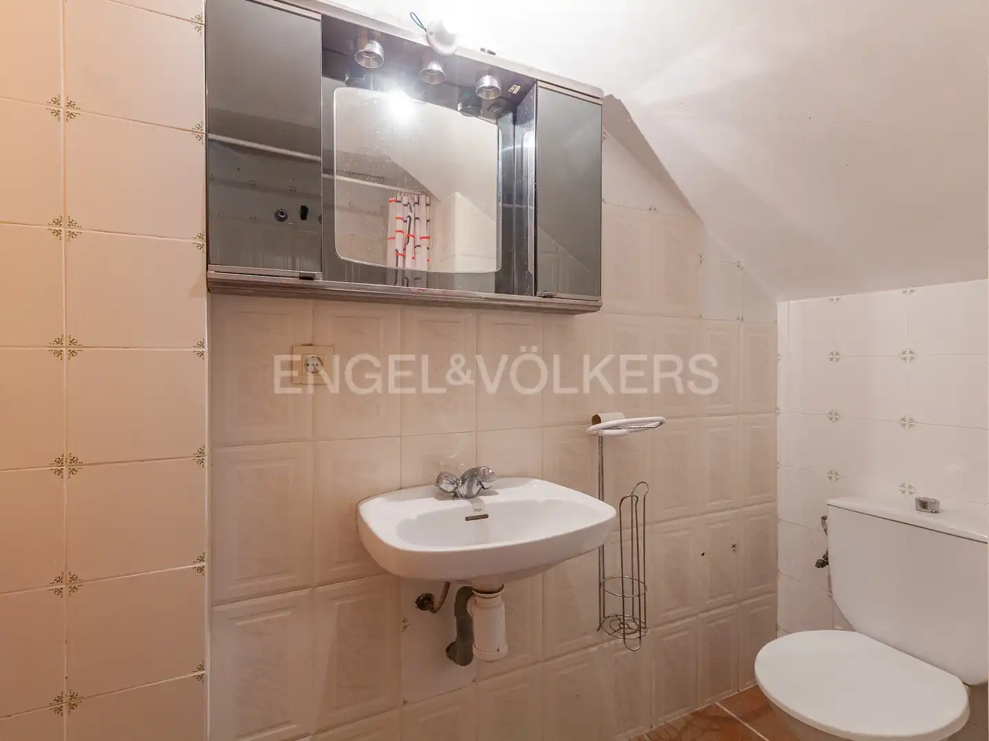 Baño de Casa adosada en venta en Pineda de Mar con Aire acondicionado, Calefacción y Terraza