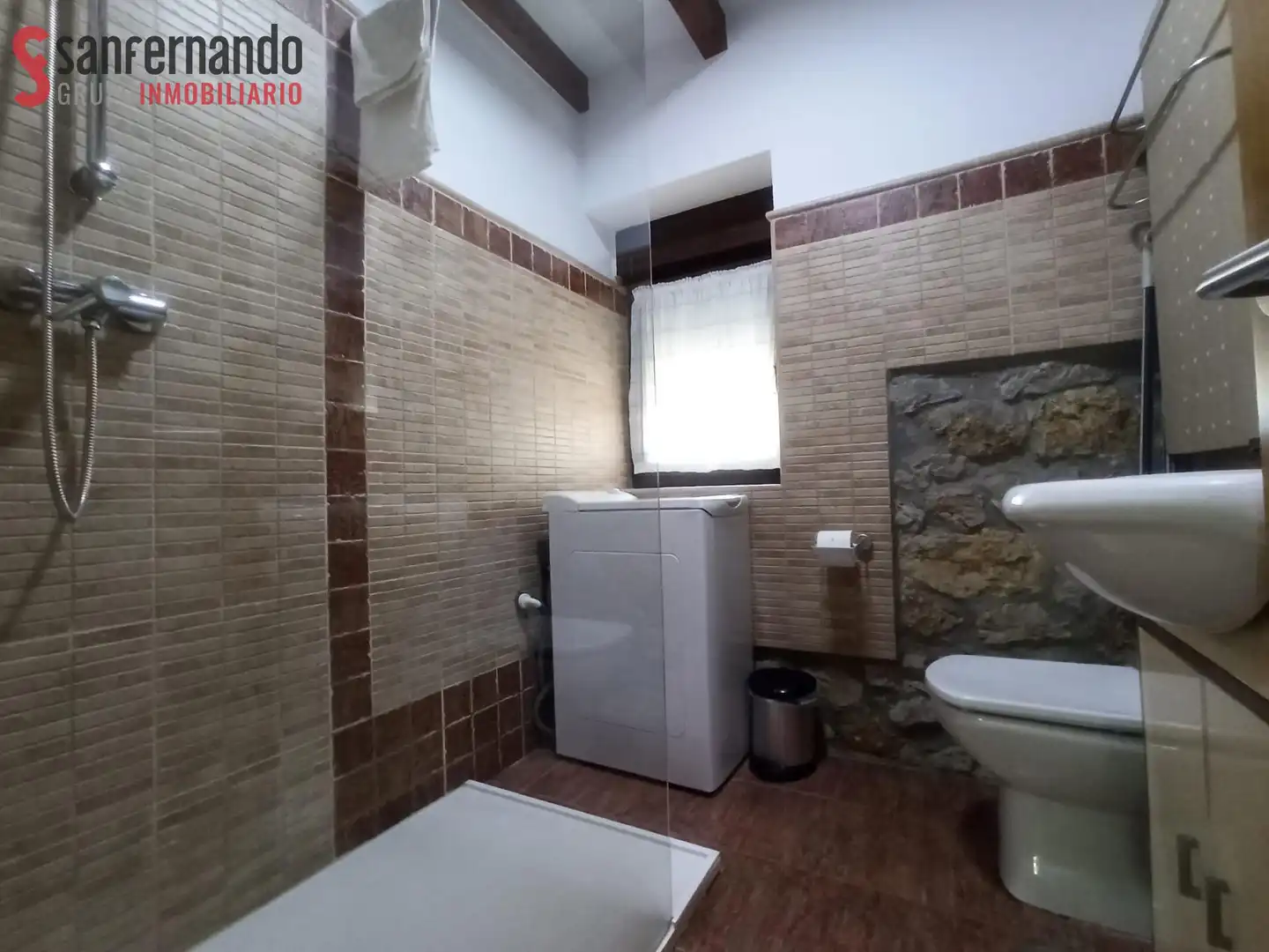 Baño de Apartamento de alquiler en Santillana del Mar con Calefacción, Jardín privado y Terraza