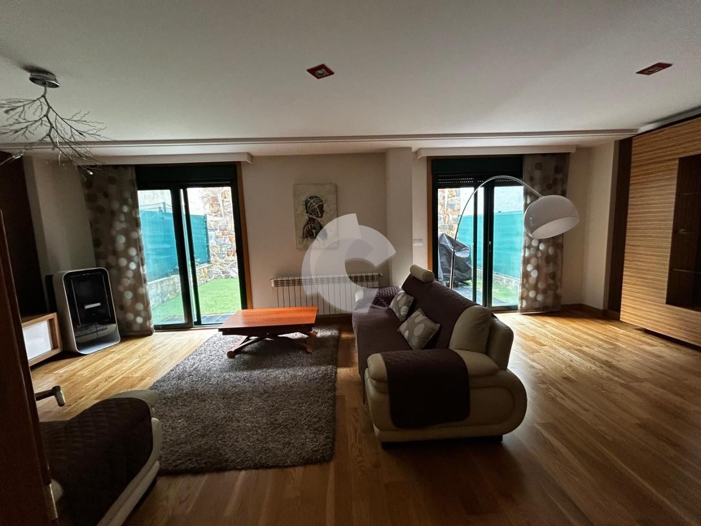 Wohnzimmer von Einfamilien-Reihenhaus miete in San Cibrao das Viñas