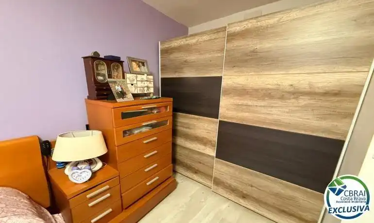 Dormitori de Apartament en venda en Roses amb Aire condicionat, Calefacció i Jardí privat