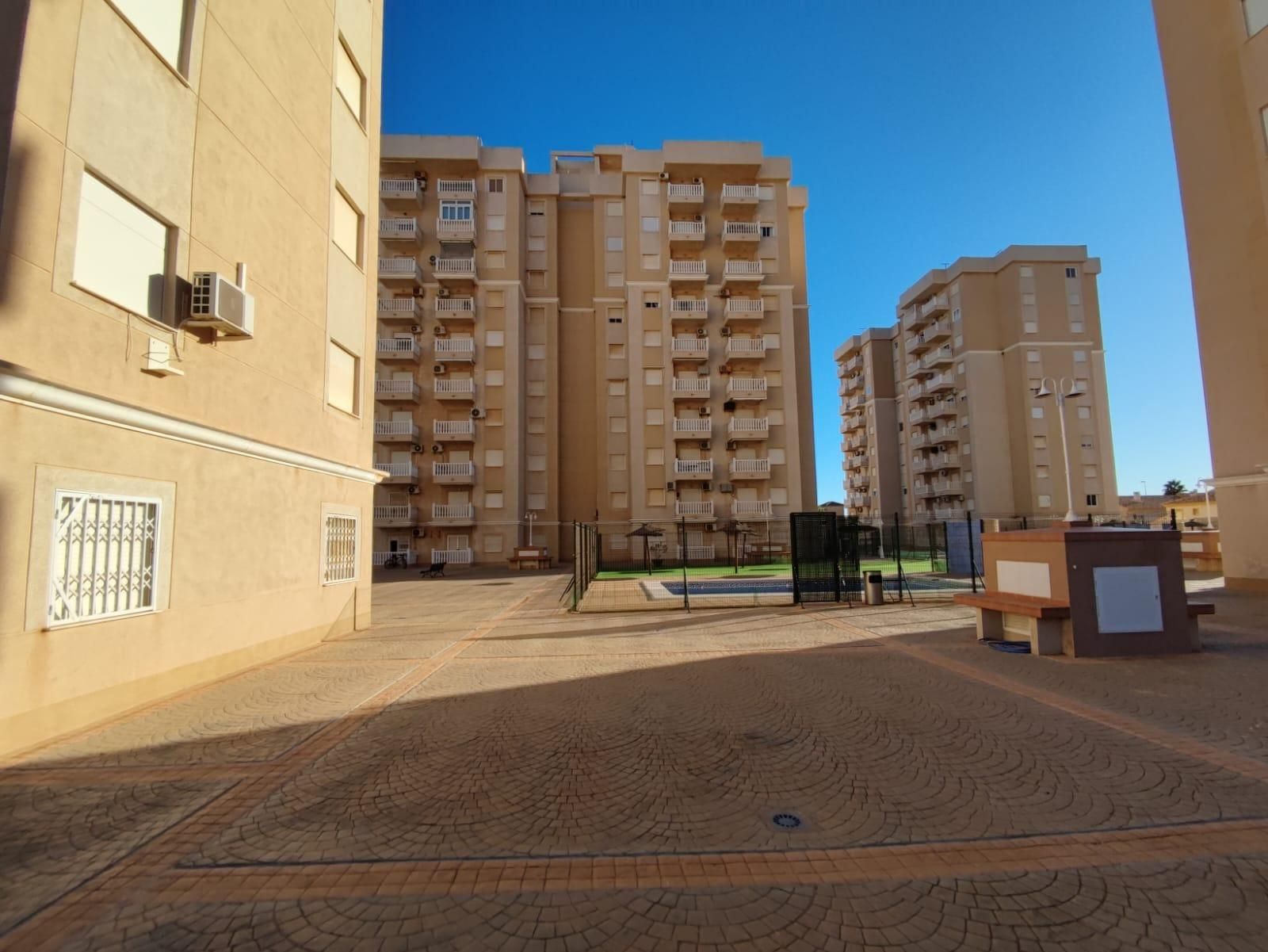 Vista exterior de Pis en venda en Cartagena amb Terrassa, Balcó i Piscina comunitària