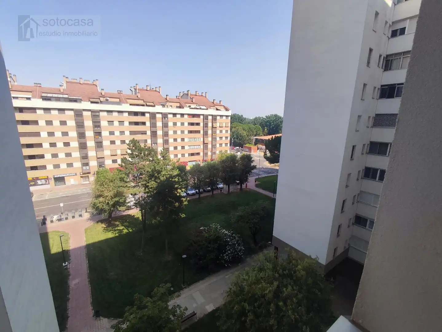 Aparcament de Pis en venda en Laguna de Duero amb Calefacció, Traster i Moblat