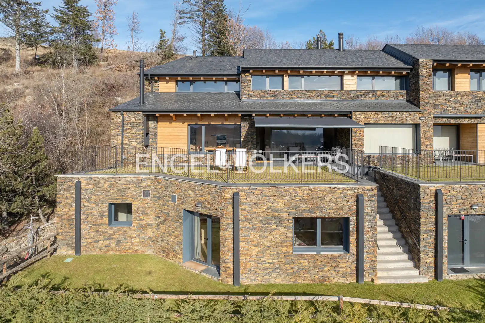 Vista exterior de Casa o xalet en venda en Ger amb Calefacció, Jardí privat i Parquet