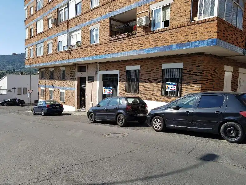 Local comercial en venda a Miralvalle - Av. Virgen del Puerto - La Data