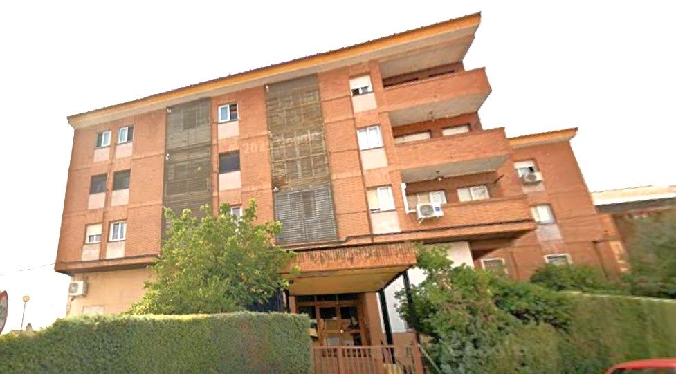 Vista exterior de Piso en venta en Loeches con Calefacción, Jardín privado y Parquet