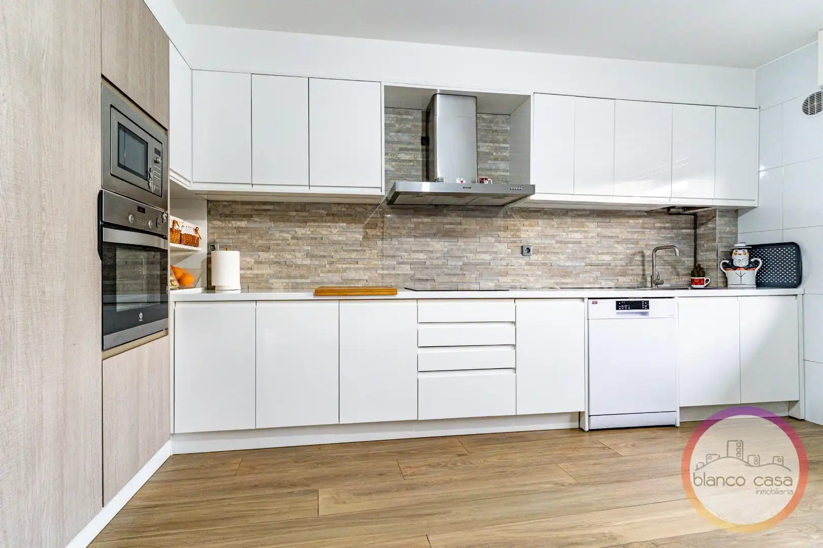 Cocina de Casa o chalet en venta en Carballo con Calefacción, Jardín privado y Trastero