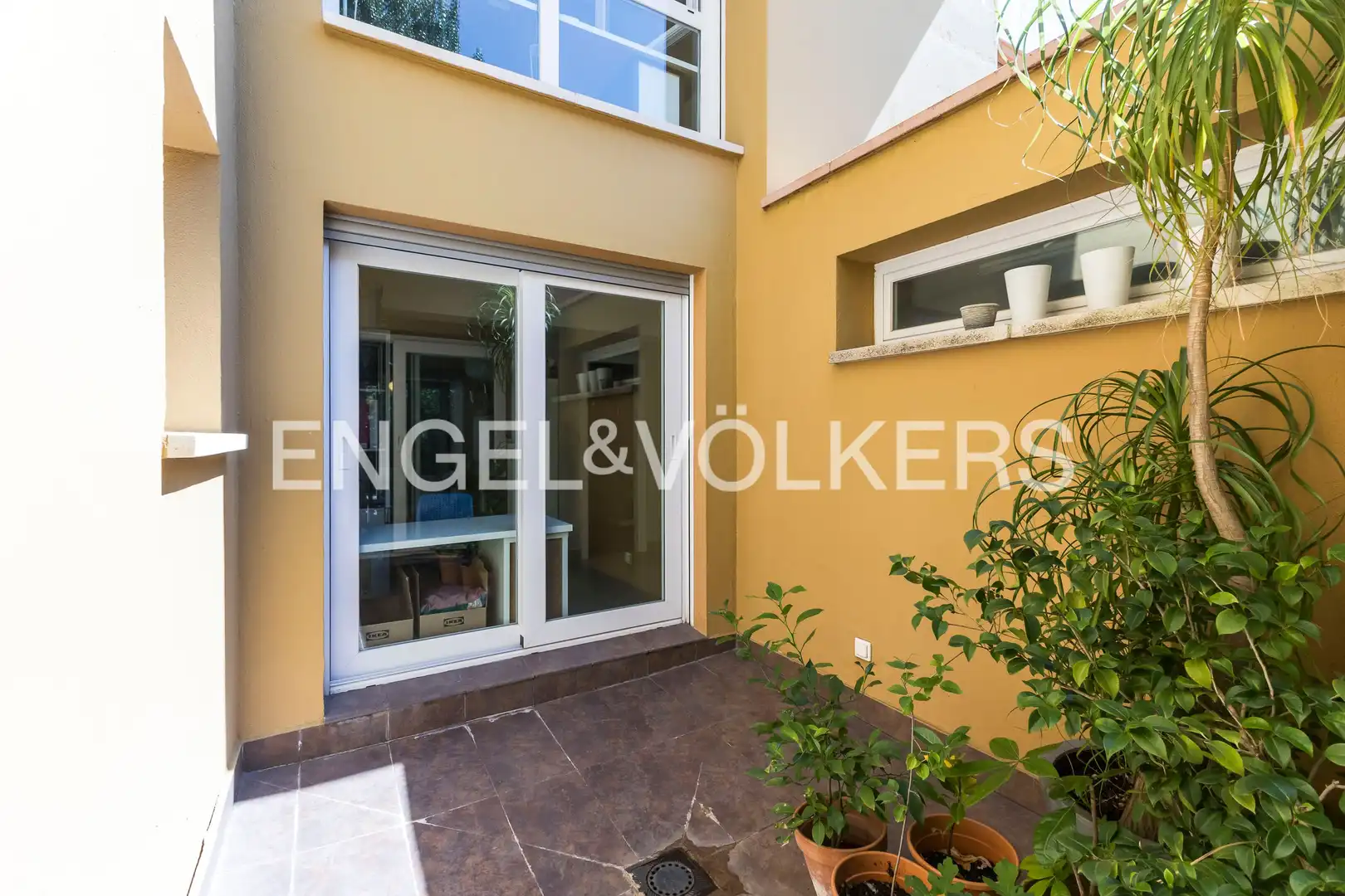 Balcony of Houses for sale in La Moraleja  with Air Conditioner, Heating and Private garden