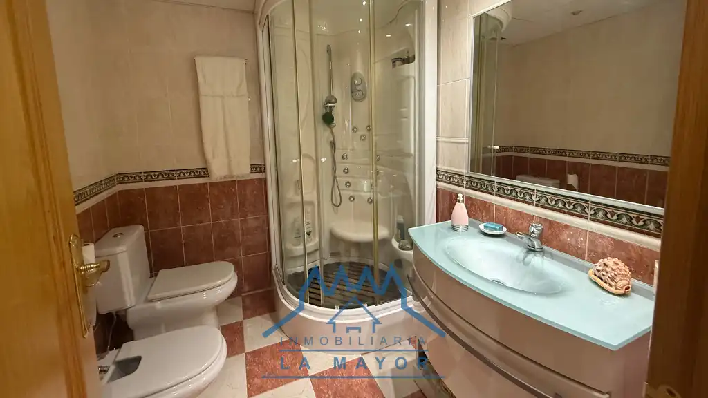 Baño de Piso en venta en Ciudad Real con Aire acondicionado, Calefacción y Trastero