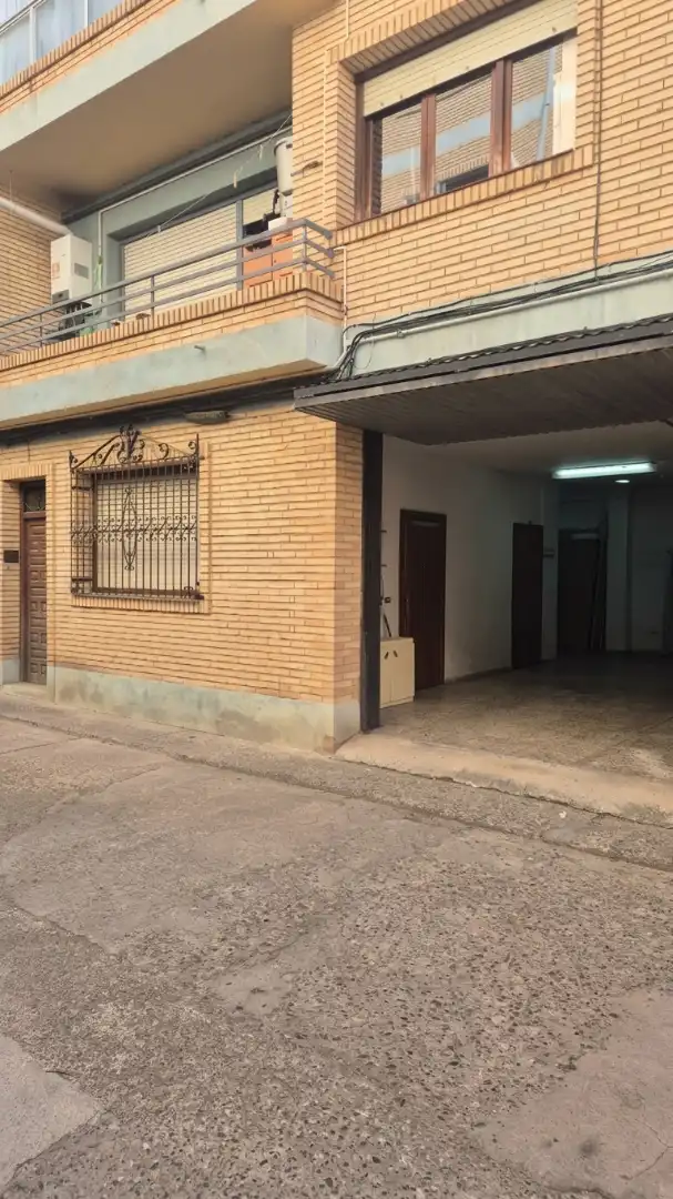 Local commercial à vendre à Calle Santa Bárbara