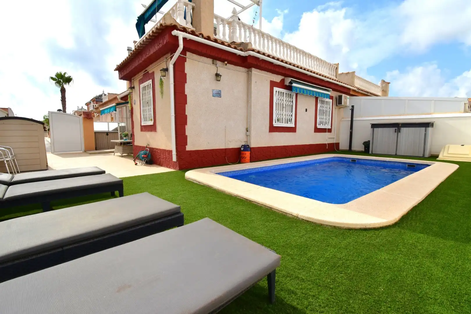 Adossat amb piscina en venda a Orihuela Costa