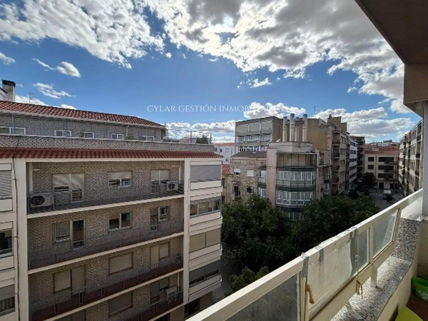 Vista exterior de Pis en venda en Salamanca amb Calefacció, Terrassa i Moblat