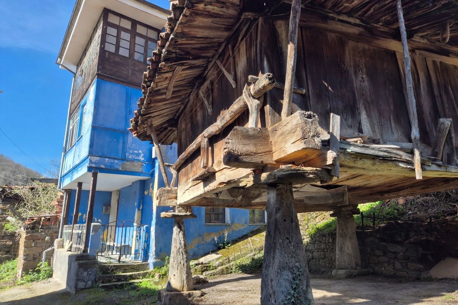 Exterior view of Houses for sale in Mieres (Asturias)  with Terrace, Storage room and Swimming Pool