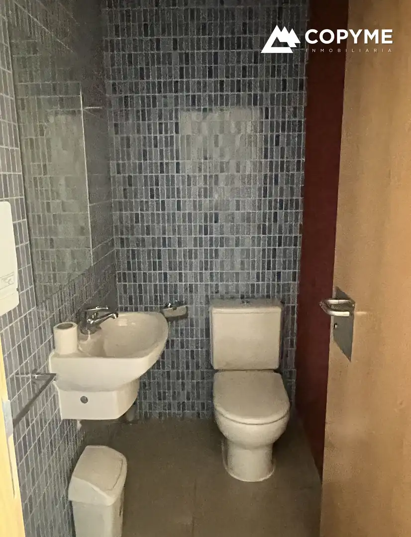 Bany de Local de lloguer en Gerindote amb Aire condicionat