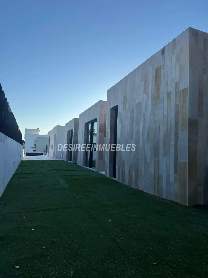 Vista exterior de Casa o chalet en venta en Godella con Aire acondicionado, Calefacción y Jardín privado