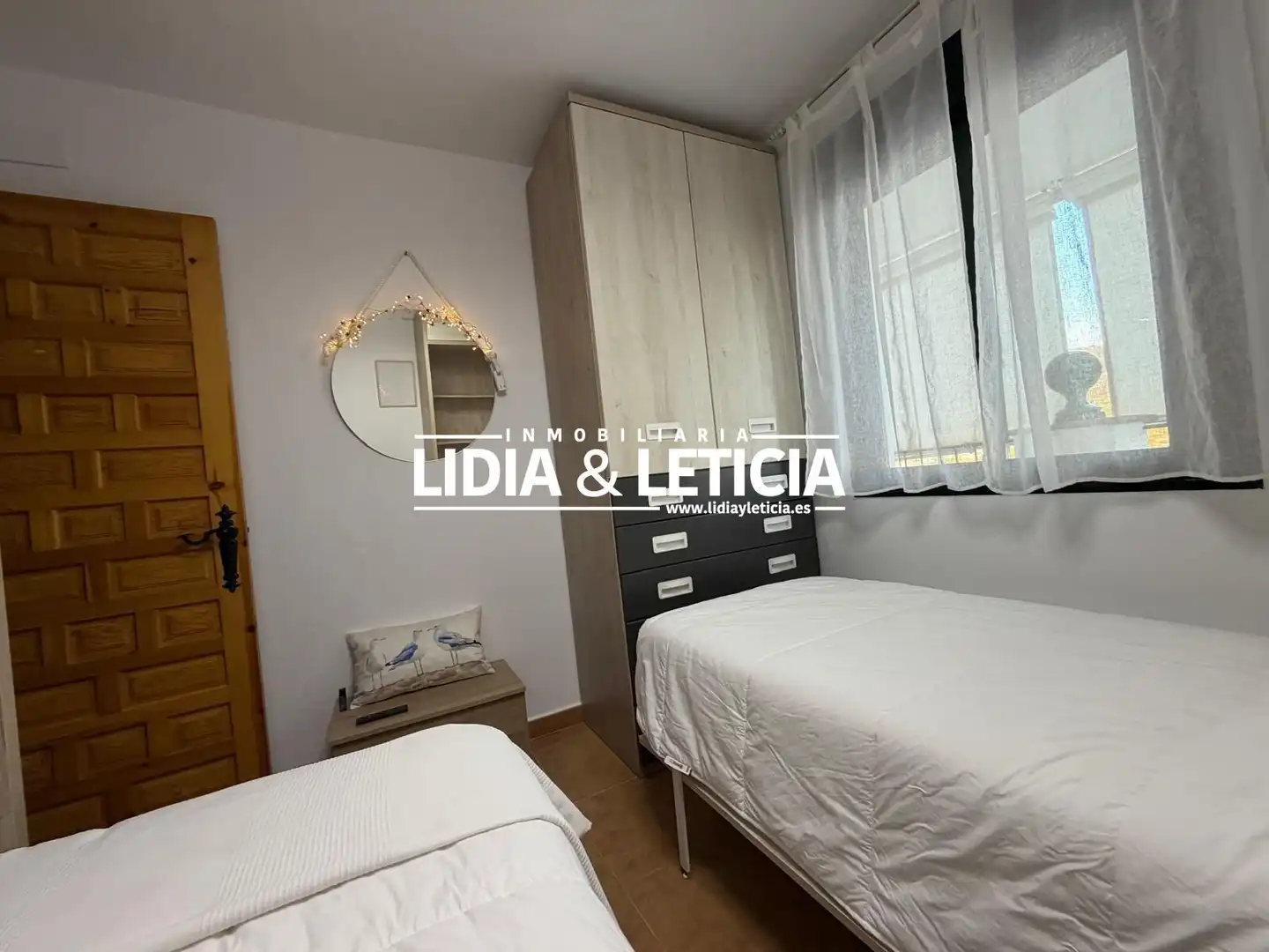 Schlafzimmer von Dachboden zum Verkauf in Zahara de los Atunes mit Privatgarten, Terrasse und Abstellraum