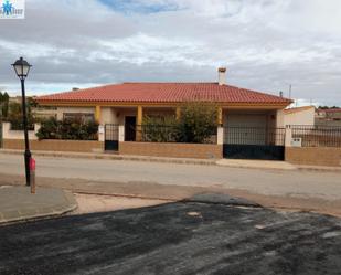 Exterior view of Single-family semi-detached for sale in Pozo-Lorente