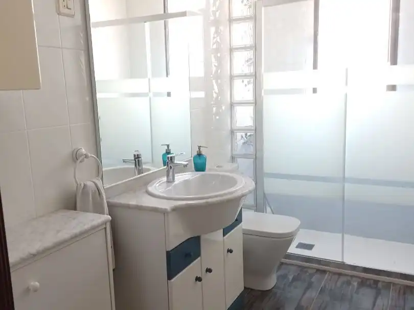 Badezimmer von Wohnung zum Verkauf in Portugalete