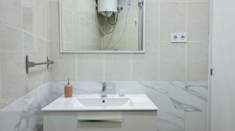 Foto 4 de Apartamento de alquiler en Valdeacederas,  Madrid Capital