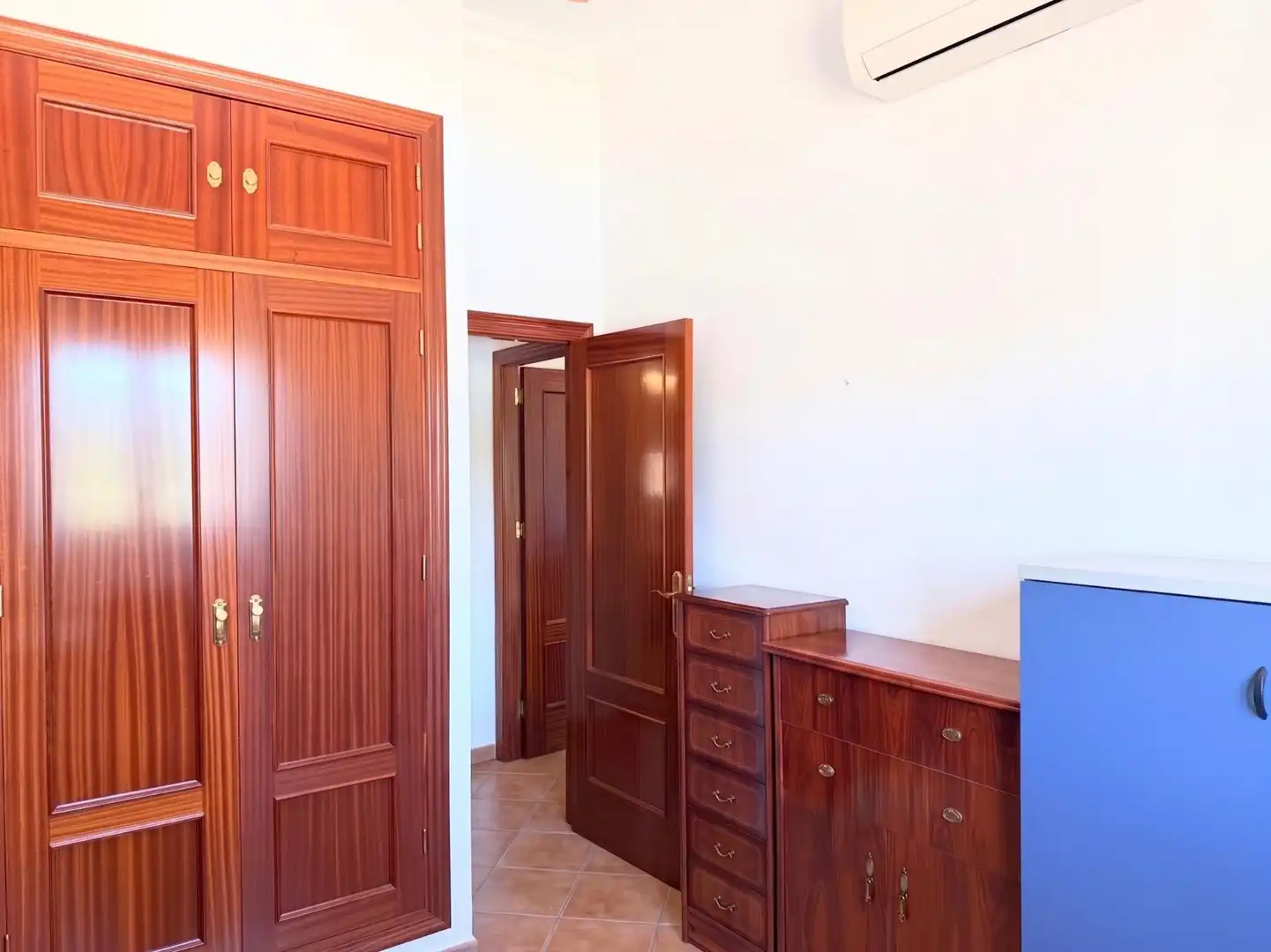 Houses for sale in Hinojos  with Air Conditioner, Heating and Private garden