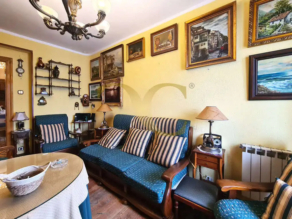Sala de estar de Piso en venta en Ribadesella con Calefacción y Trastero