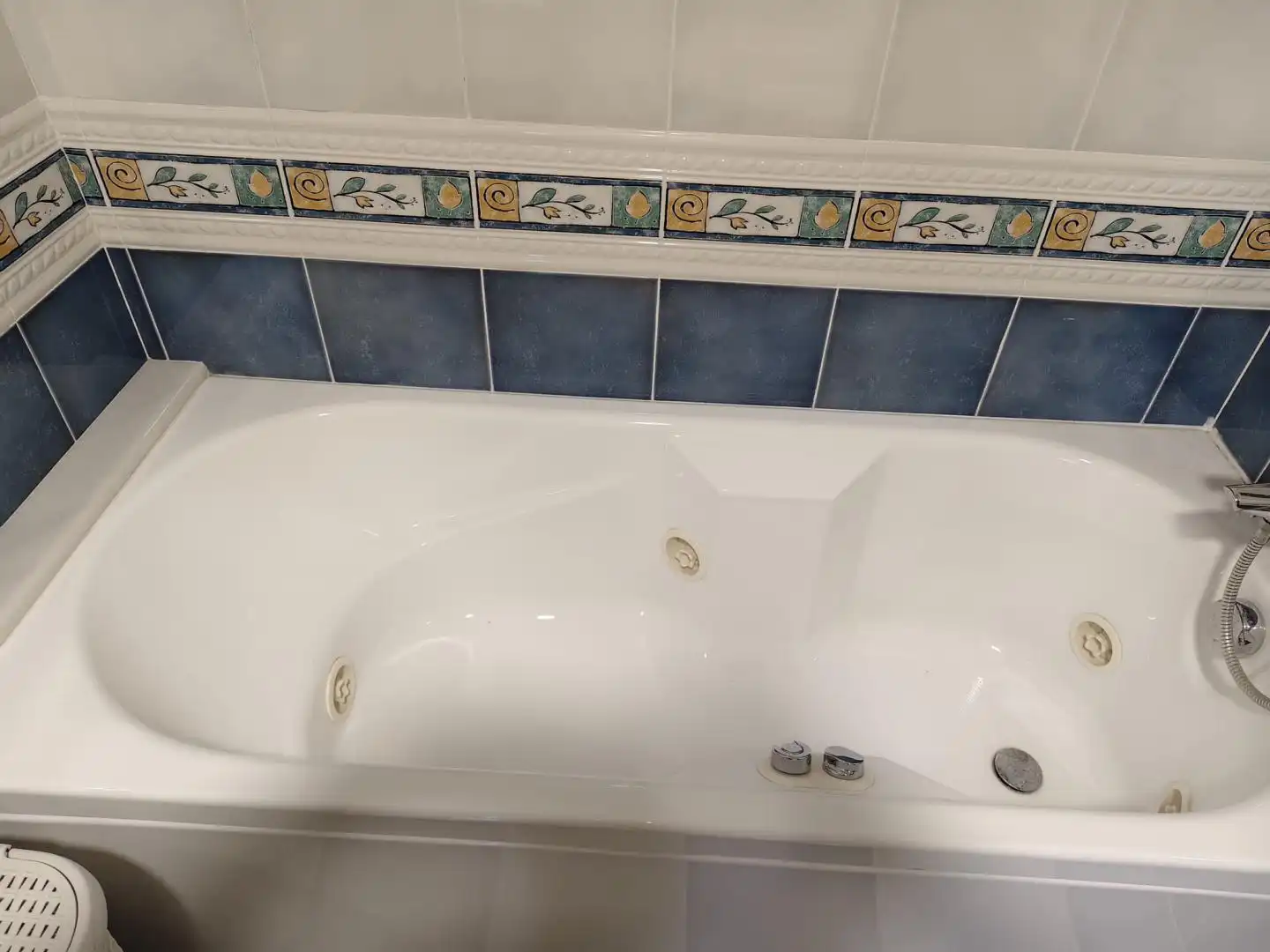 Baño de Piso de alquiler en Xeraco con Amueblado y Balcón