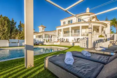 Chalet con piscina en venta en El Faro de Calaburra - Chaparral, imagen 38