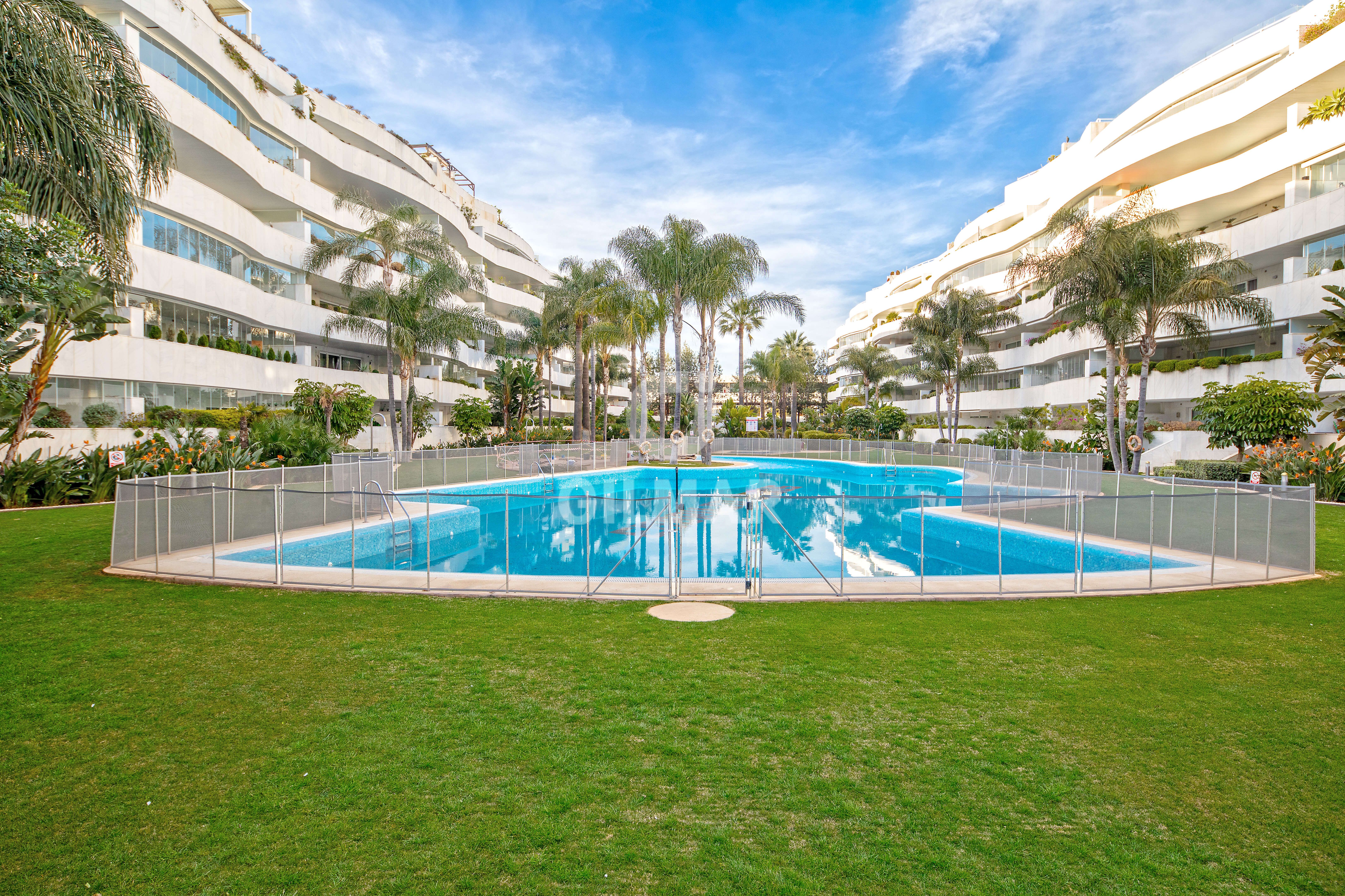 Swimming pool of Duplex for sale in Marbella  with Heating, Storage room and Swimming Pool