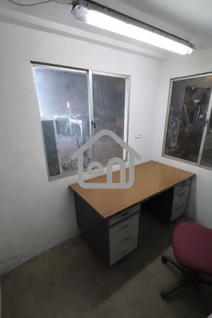 Schlafzimmer von Fabrikhallen zum Verkauf in Requena mit Alarm