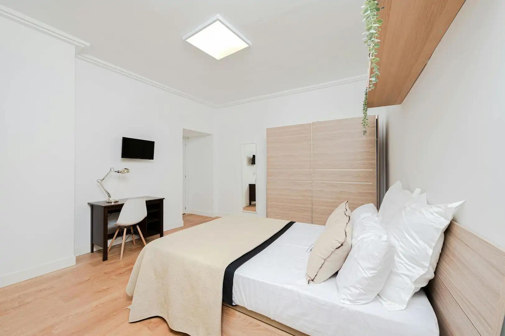 Schlafzimmer von Wohnung zur untervermieten in Madrid mit Heizung, Waschmaschine und Fernseher