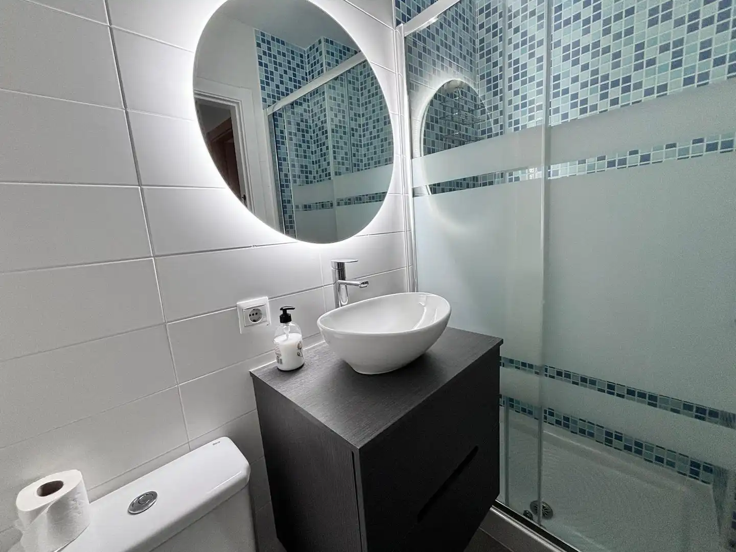 Bathroom of Flat for rent in Torrox  with Air Conditioner, Terrace and Furnished