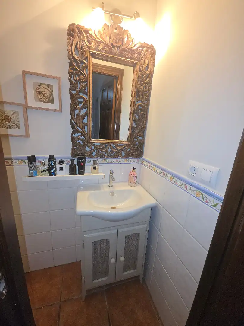 Baño de Casa adosada en venta en Dos Hermanas con Aire acondicionado, Calefacción y Jardín privado