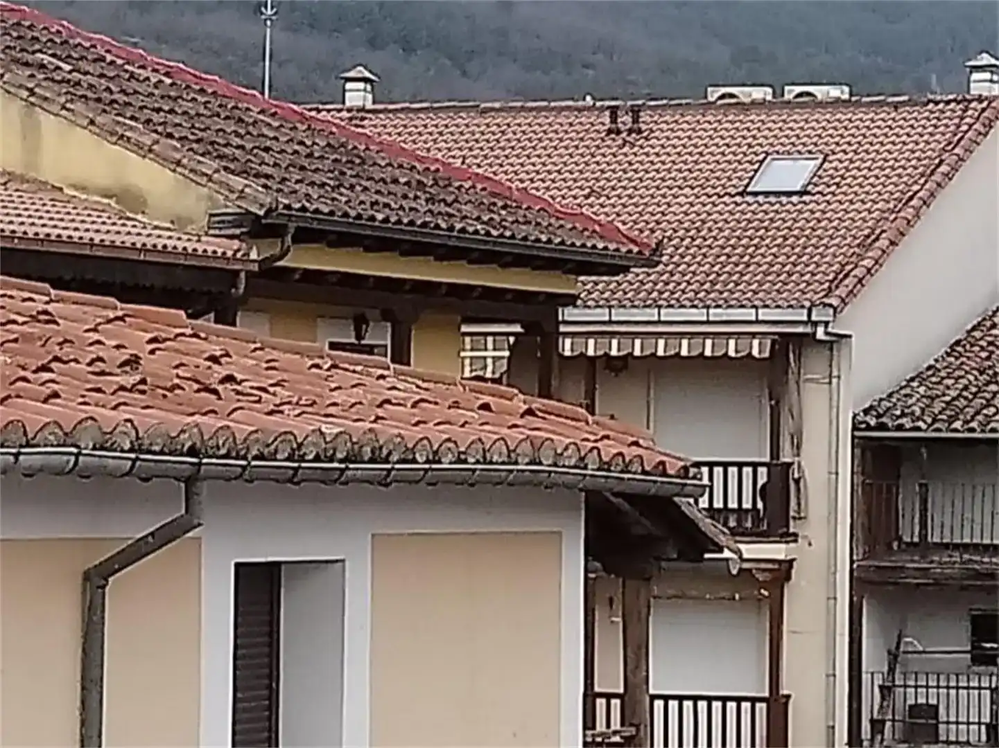 Vista exterior de Casa adosada en venta en Candeleda
