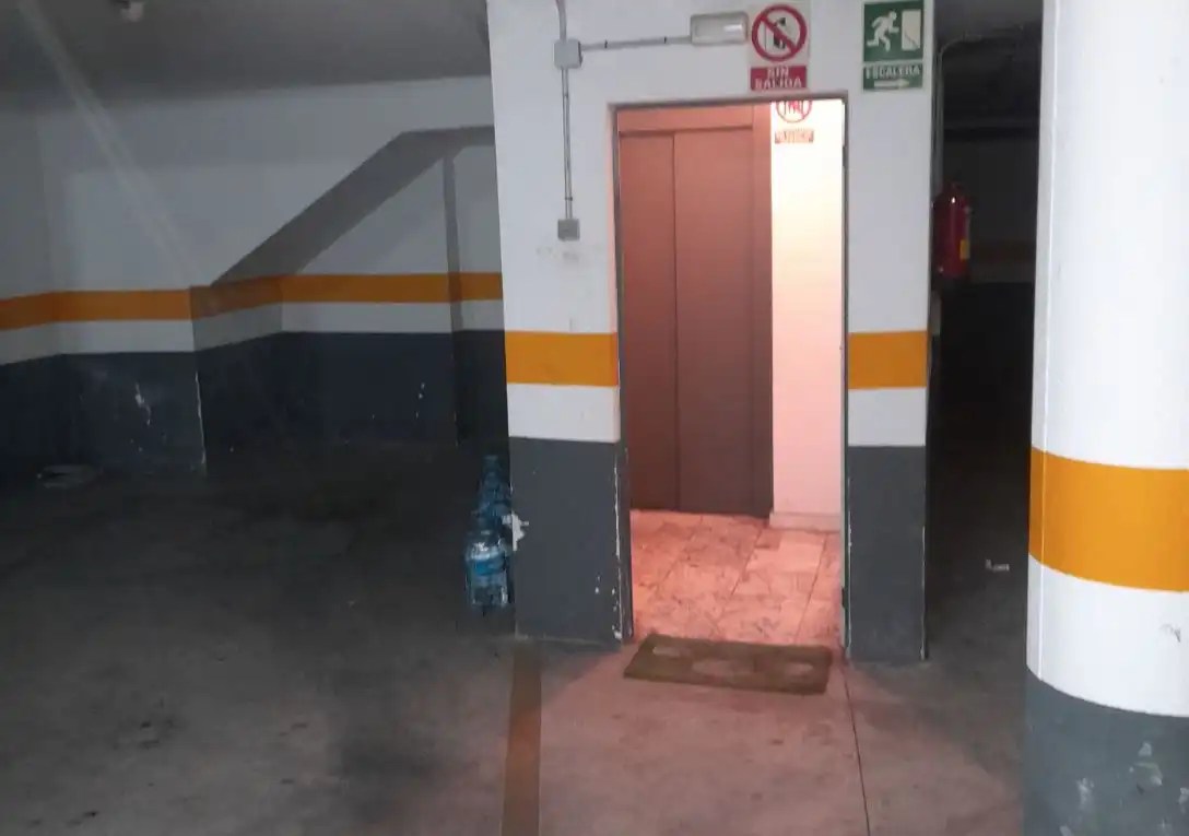 Parkplatz von Garage zum Verkauf in Alcàsser