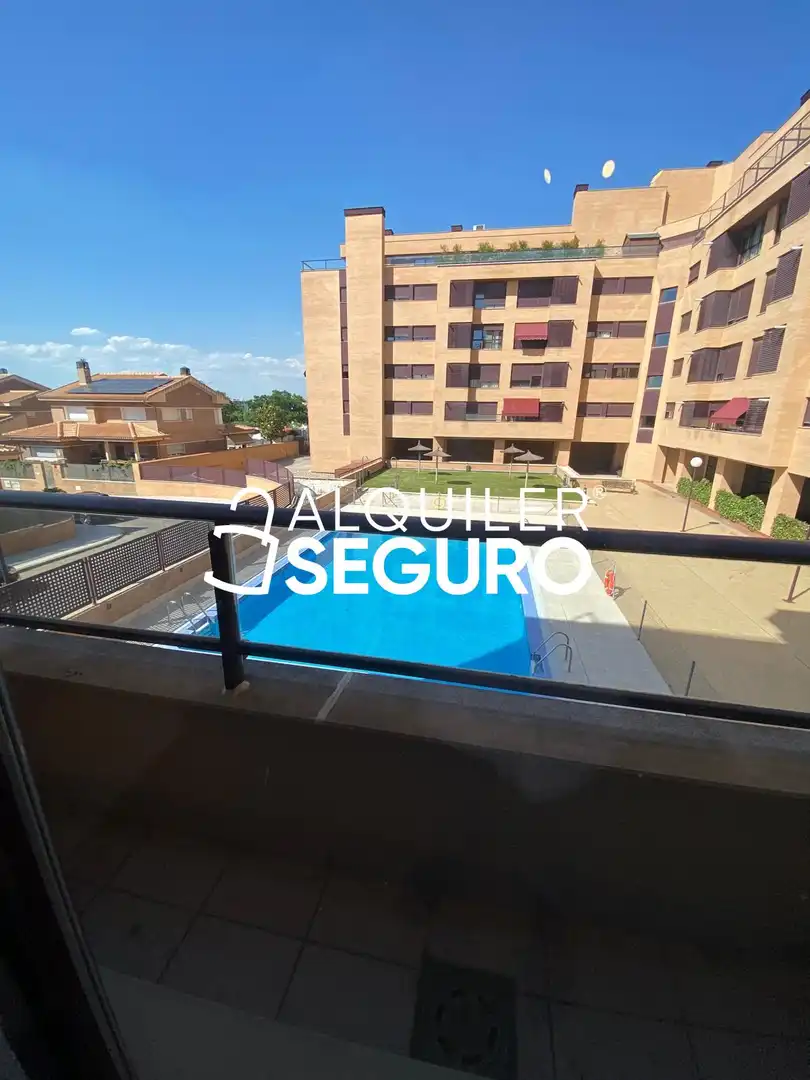 Piscina de Pis de lloguer en Guadalajara amb Calefacció, Terrassa i Piscina