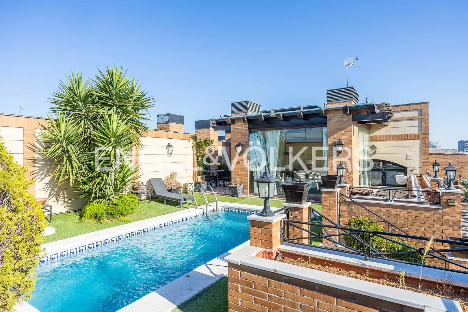 Vista exterior de Ático en venta en Sevilla con Calefacción