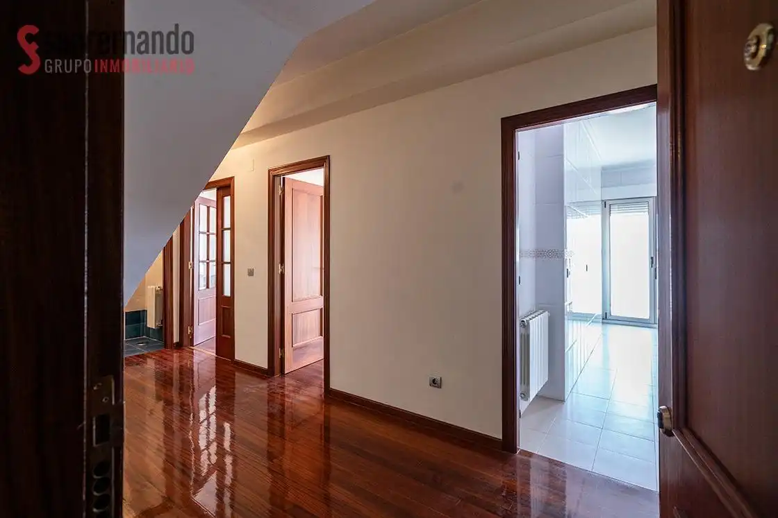 Piso en venta en Torrelavega  con Terraza y Balcón