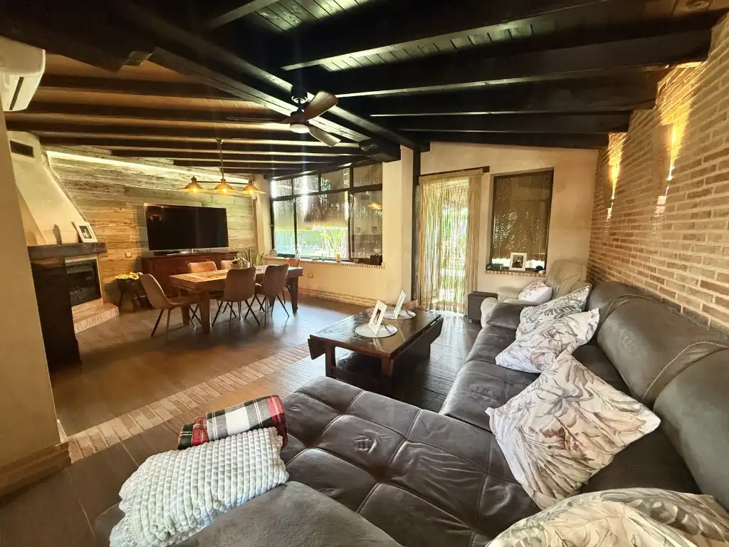 Sala de estar de Casa o chalet en venta en Carmona con Aire acondicionado y Amueblado