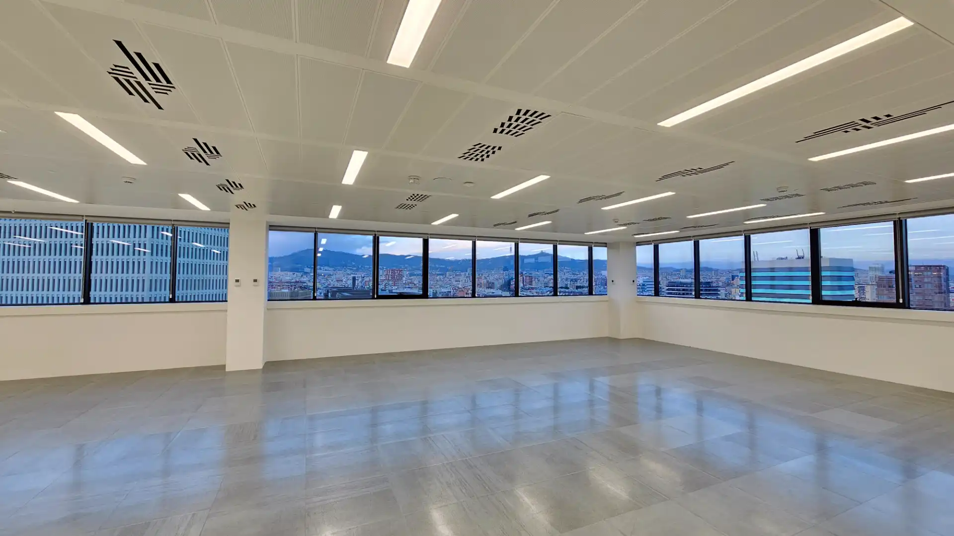 Büro zur Miete in Barcelona mit Klimaanlage, Heizung und Alarm