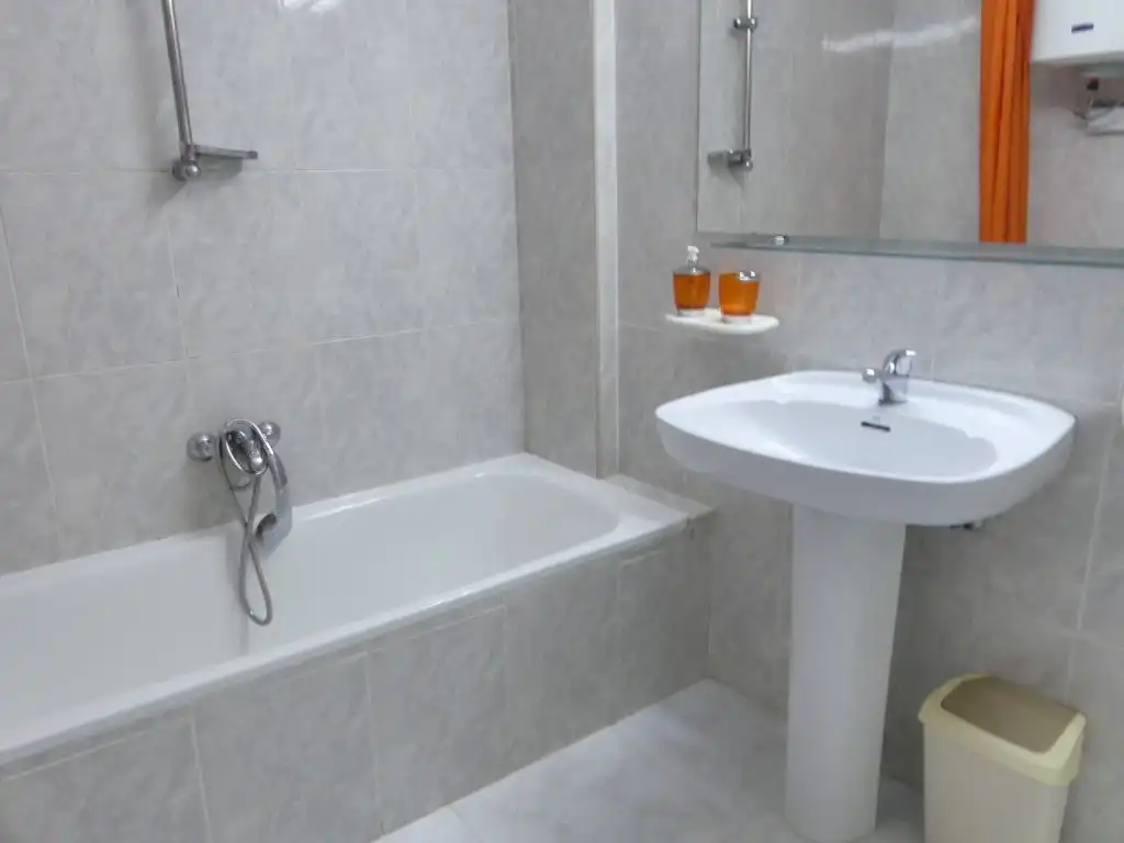 Wohnung zur Miete in Calle Capuchinas, 8, Centro - Sagrario