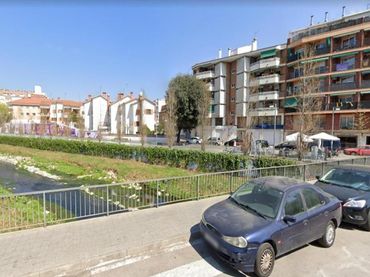 Aparcamiento en venta en MONTSERRAT