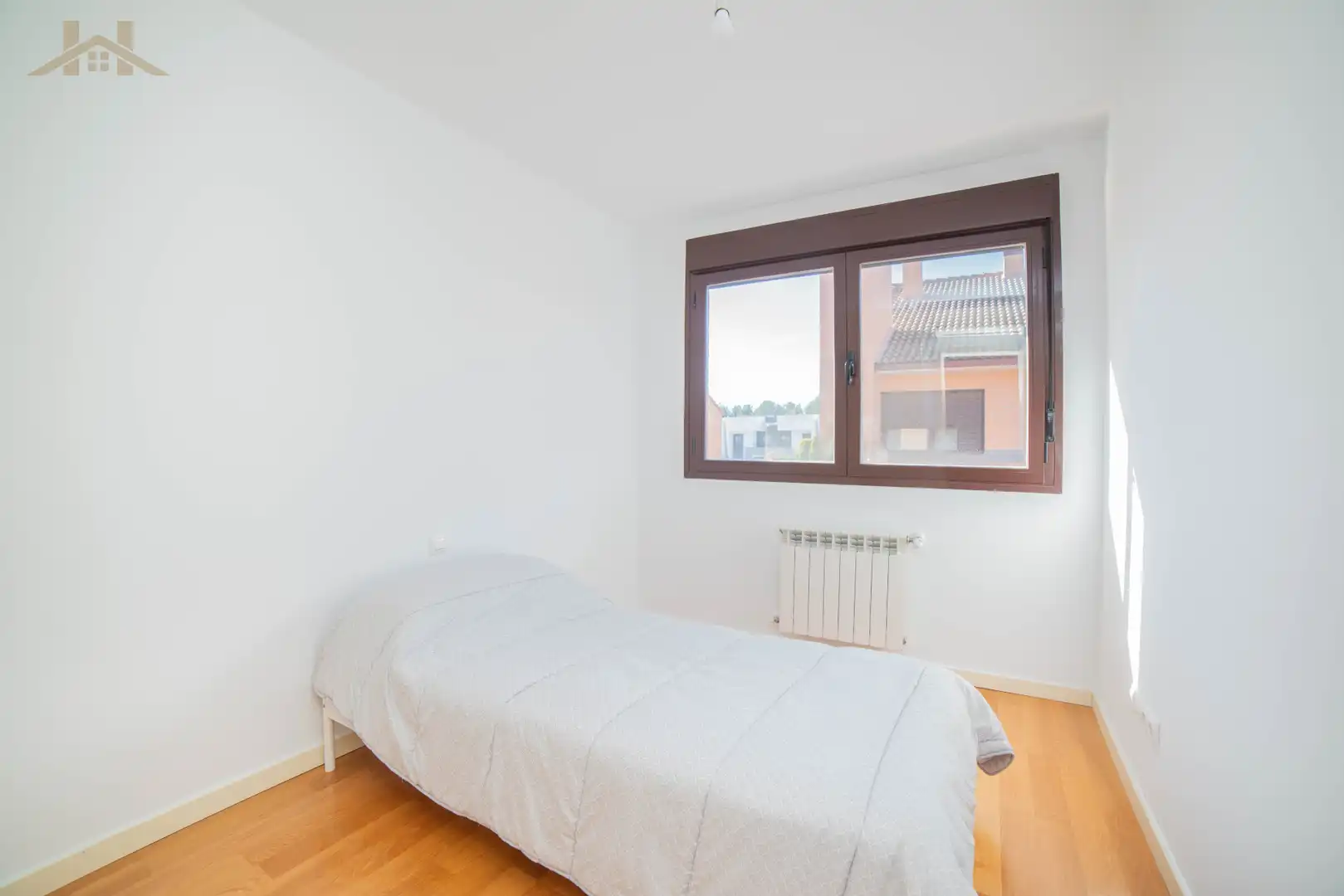 Habitación de Casa adosada en venta en Valdemoro con Aire acondicionado, Calefacción y Jardín privado