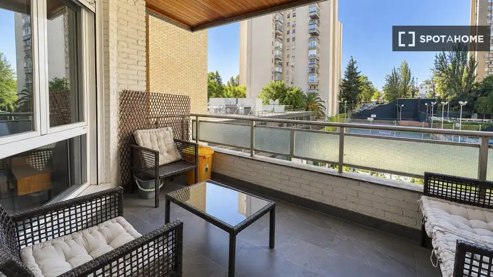 Terrasse von Wohnung zur Miete in Fuencarral - El Pardo