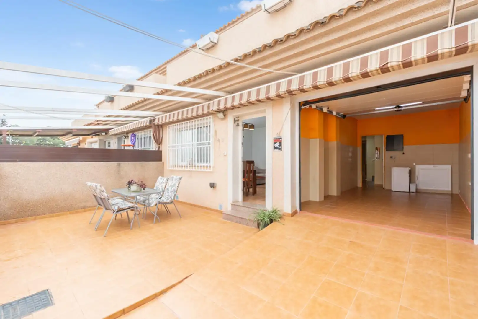 Vista exterior de Casa o xalet en venda en Cartagena amb Aire condicionat, Calefacció i Jardí privat